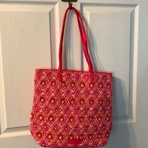 Vera Bradley tote ikat pattern.